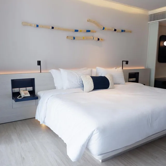 غرفة بسرير مزدوج بإطلالة على المسبح، VERSO Hua Hin - a Veranda Collection 2/9