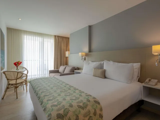 غرفة سوبيريور بسرير كينج مع أريكة، Mercure Santa Marta Emile 2/10