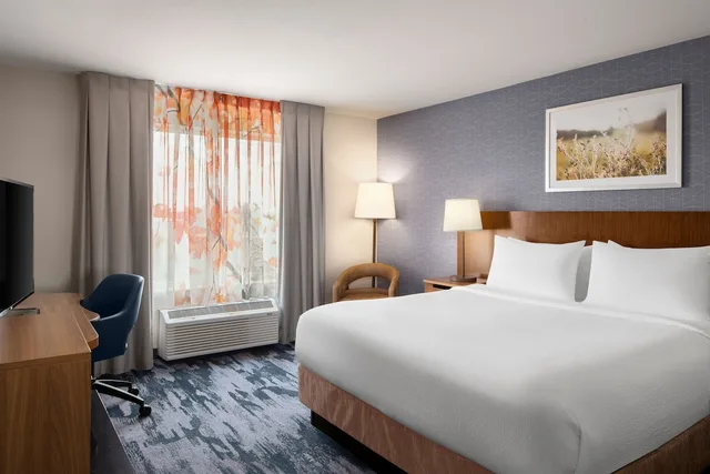 غرفة بسرير كينج لذوي الإعاقة، Fairfield Inn by Marriott Ft Leonard Wood 1/6