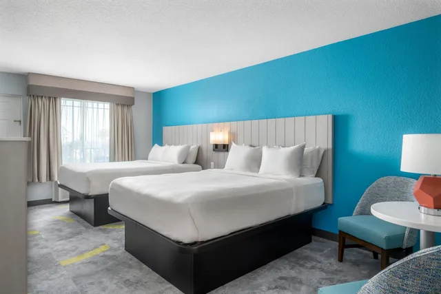 غرفة كبيرة بسرير مزدوج، Capt Hiram S Resort 4/6