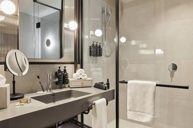 غرفة قياسية ركنية بسرير كينج بإطلالة على المرفأ، Hotel Indigo Auckland By IHG 3/3