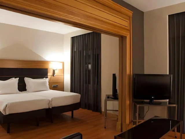 جناح جونيور بسرير كينج، AC Hotel Carlton Madrid by Marriott 1/4