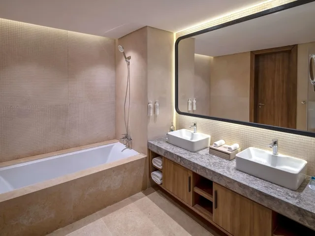 2 Bedrooms, Skyline, Suite, Double Bed, Sofa, Adult Only, Private Infinity Pool، Rixos Premium Magawish Bay View 2/2