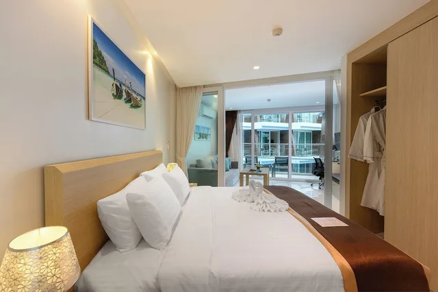 جناح بسرير كينج بغرفة نوم واحدة، The Beachfront Hotel Phuket 1/3