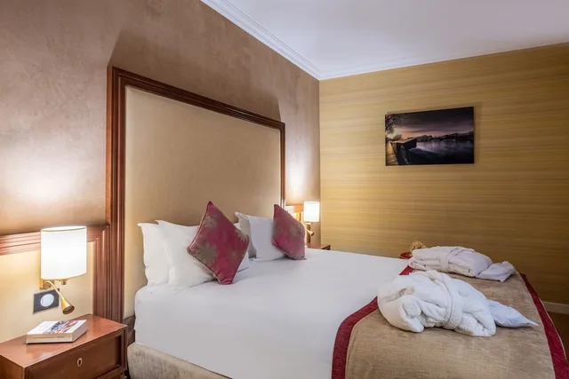 غرفة كومفورت بسريرين منفصلين بإطلالة على الفناء، Hotel Saint Honore 3/10