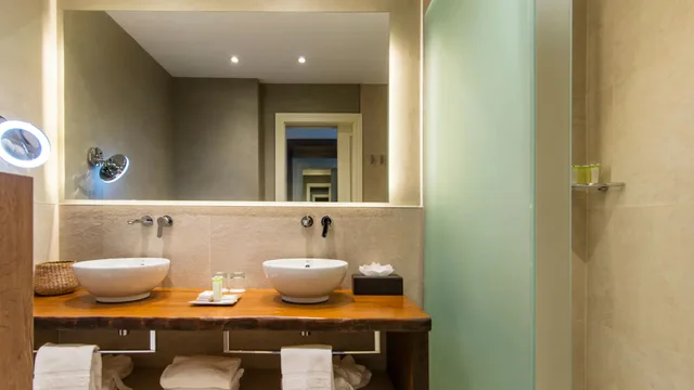 غرفة بسرير كينج بإطلالة على المسبح، Lindner Golf Resort Portals Nous 4/4