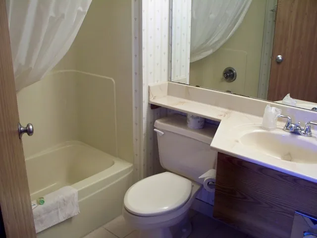غرفة سوبيريور بسرير كينج، Country Inn Deerwood 3/3