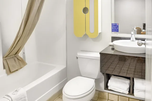 غرفة قياسية بسرير كوين للمدخنين، Studio 6 Extended Stay - Ocean Springs, MS 7/8