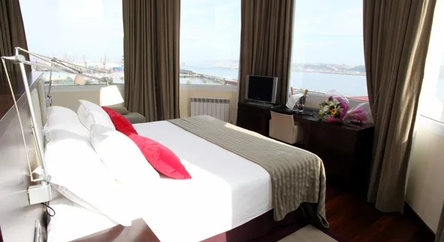 Junior Suite, sea view, Hotel Urh Palacio de Oriol Formerly Nh Palacio de Oriol 1/9