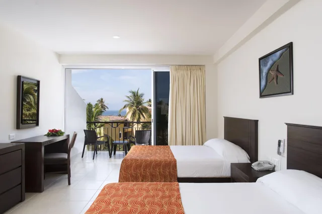 غرفة ديلوكس بإطلالة على المسبح بشرفة، Costa Club Punta Arena Hotel - All Inclusive 1/3