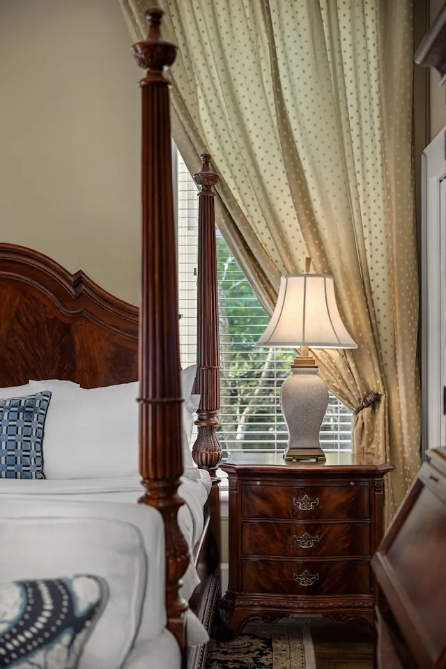 Green, Suite, King Bed، Hamilton-Turner Inn 2/3