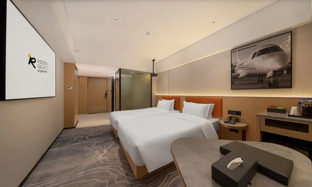 Room, Twin Beds, Garden View, REZEN SELECT Hotel Guangzhou Baiyun Airport 2/3