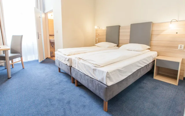 غرفة سوبيريور بسريرين منفصلين، Jordan Guest Rooms 1/5