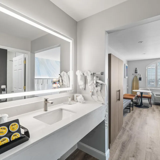 Room, 2 Queen Beds, Hotel Skye San Bruno 7/10