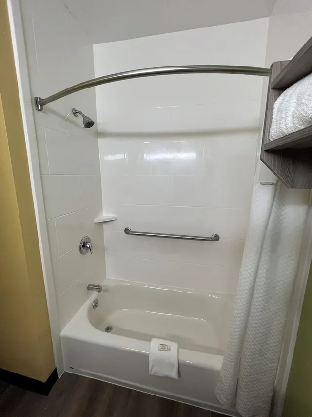 Standard, King Bed, Pet Friendly, Quality Inn Bay City TX 3/3