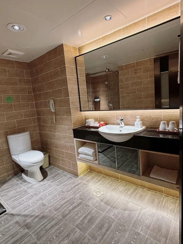 جناح فاخر بسرير كوين، SHENZHEN LIDO HOTEL 2/2