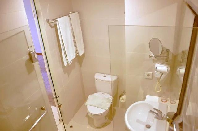 غرفة سوبيريور بسرير مزدوج، HOTEL EVERBRIGHT AMBON 3/3