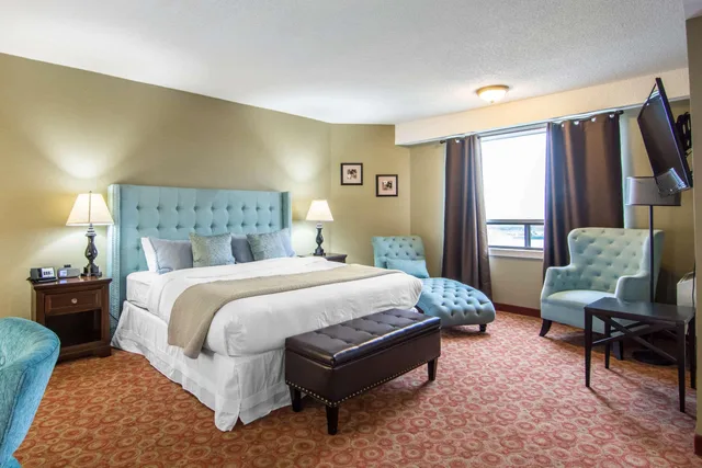 Upgrade, Suite, King Bed، Quality Hotel Drumheller 3/4