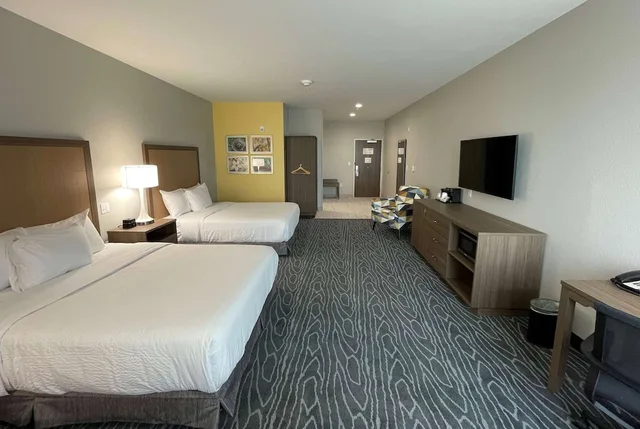 غرفة بسريرين كوين لذوي الإعاقة، La Quinta Inn and Suites by Wyndham Valdosta 1/5