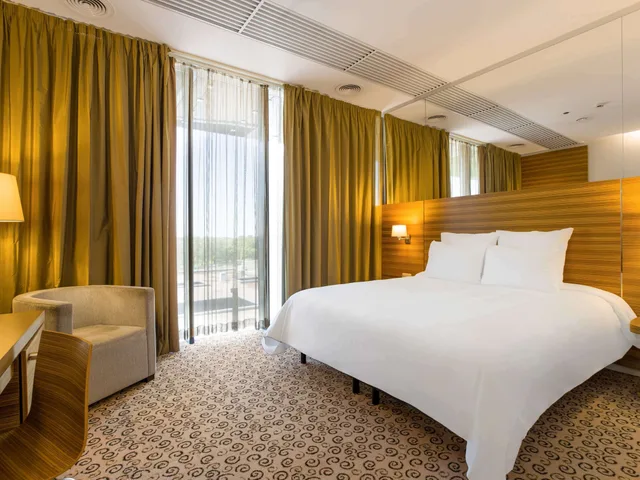غرفة سوبيريور بسريرين منفصلين، Mercure Tallinn 3/7