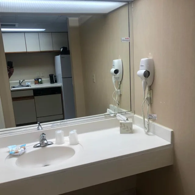 Room, King Bed, Kitchenette, South Building، Princess Bayside Beach Hotel 6/8
