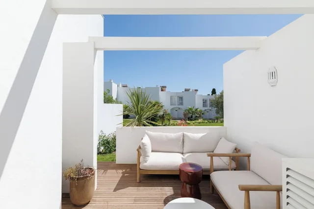 جناح بسرير كينج بإطلالة على الحديقة بشرفة بغرفة نوم واحدة مع أريكة، Villas D Agua 6/10