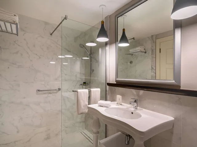 غرفة ديلوكس بسرير كينج بإطلالة على البحر، Rixos Bab Al Bahr 7/8
