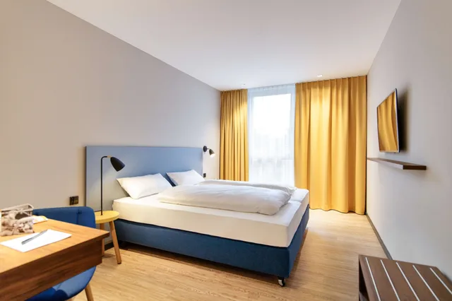 غرفة سوبيريور بسرير مزدوج، elaya hotel goeppingen, Trademark Collection by Wyndham 1/6