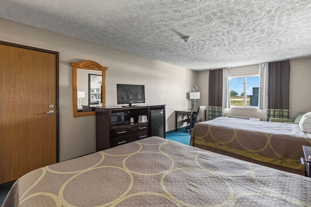 غرفة بسريرين كوين، Burgundy Inn & Suites 5/10