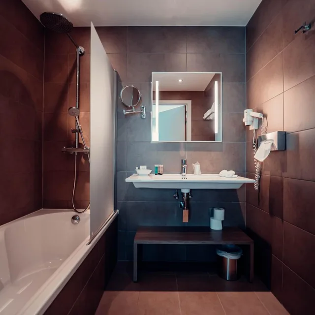 Penthouse, Casino Hotel 3/4