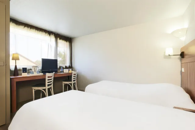 غرفة بسريرين منفصلين، Comfort Hotel Rungis - Orly 3/4