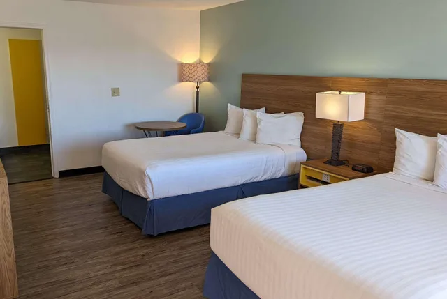 غرفة بسريرين مزدوجين، Days Inn by Wyndham Lake Havasu 1/2
