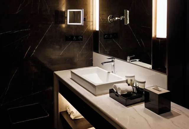 Deluxe, Twin Beds, Partial Lake View، Hilton Ningbo Dongqian Lake Resort 4/5