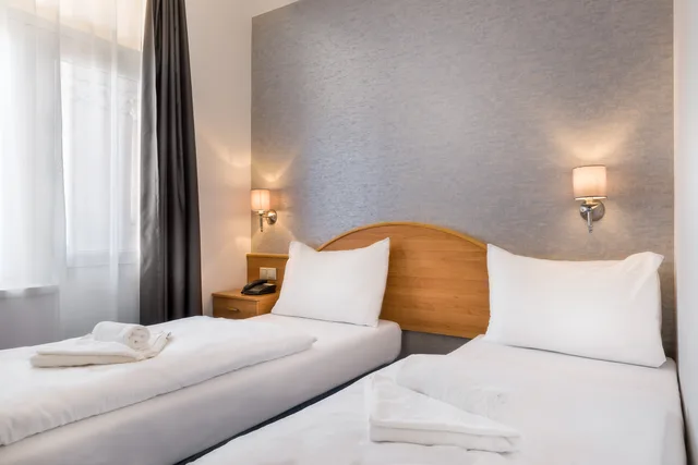 غرفة قياسية بسريرين منفصلين، Hotel Golden Park Budapest 2/5