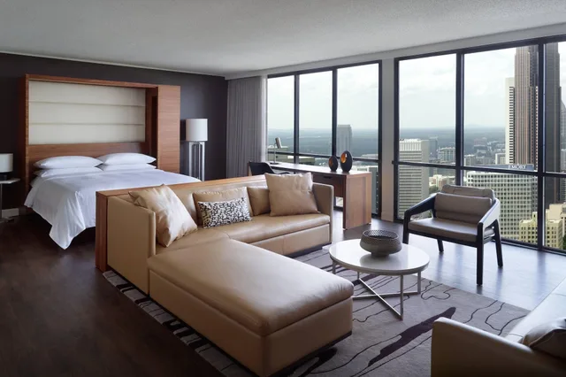 جناح تنفيذي بسرير كينج، Atlanta Marriott Marquis 2/5