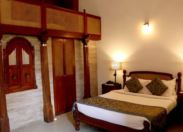 جناح فاخر، Le Duplex 1/3