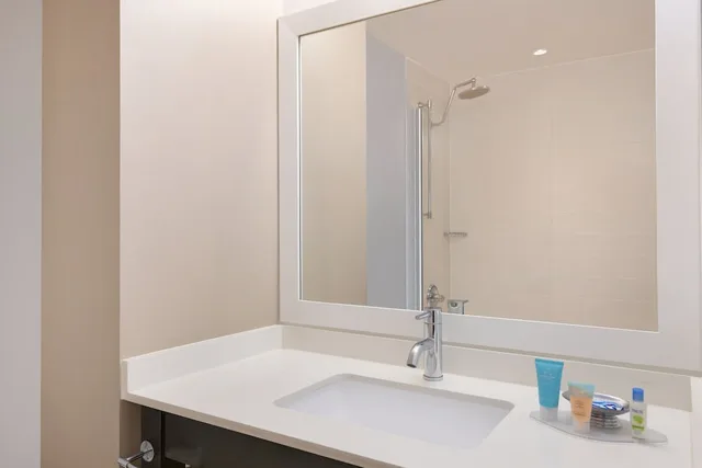 غرفة تنفيذية بسريرين مزدوجين، Courtyard New York Jfk Airport 1/3