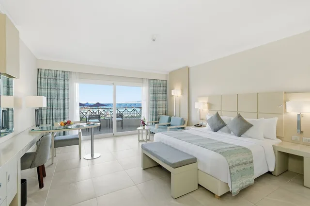 غرفة سوبيريور بسرير كينج بإطلالة على البحر، Cleopatra Luxury Resort Sharm El Sheikh 3/8