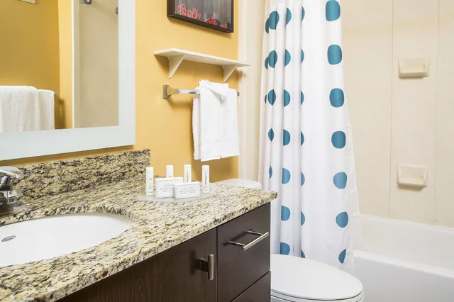 استوديو بسرير كوين مع أريكة لذوي الإعاقة، TownePlace Suites by Marriott Anaheim Maingate Near Angel Stadium 8/10