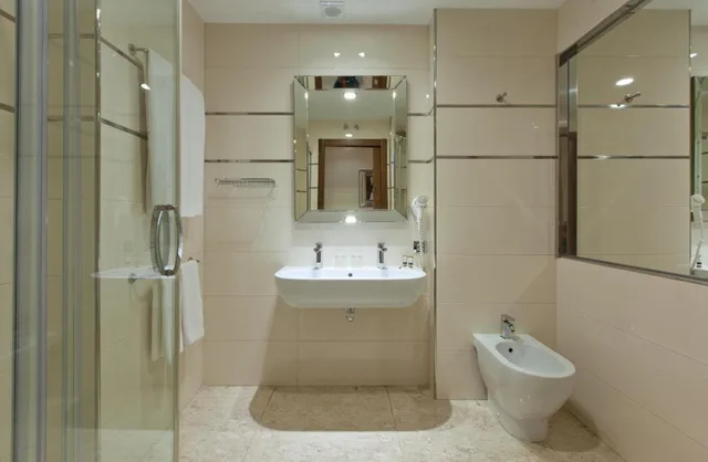 غرفة بسريرين منفصلين بإطلالة على المدينة، Gran Hotel Corona Sol 3/3