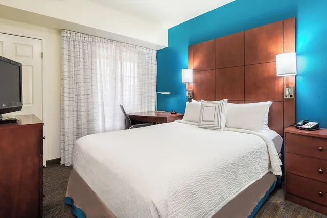 2 Bedrooms, Suite, 2 Queen Beds, Sofa, Residence Inn By Marriott Chattanooga Downtown 1/2