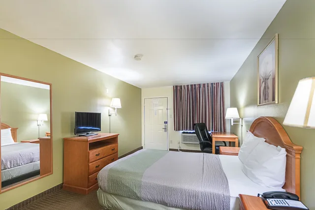 Deluxe, Double Bed, Motel6 Livingston, TX 1/9
