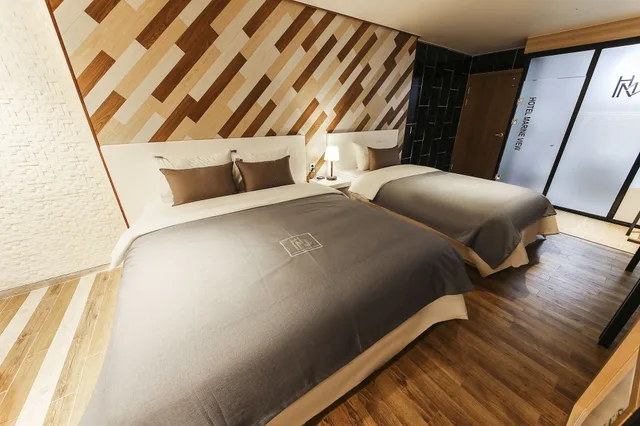 جناح بسريرين منفصلين وسرير كوين، The Marine View Hotel 5/10