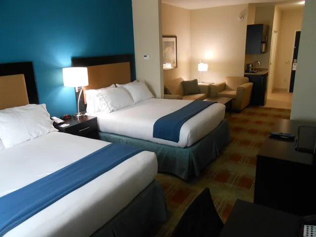 جناح بسريرين كوين بمنطقة جلوس، Holiday Inn Express Hotel And Suites Houston Northwest Brookhollow 1/1