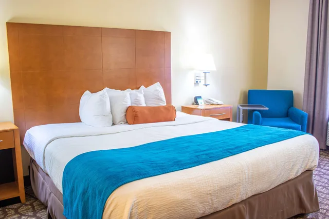 جناح بسرير كينج، Best Western Plus Richmond Hill Inn 2/5