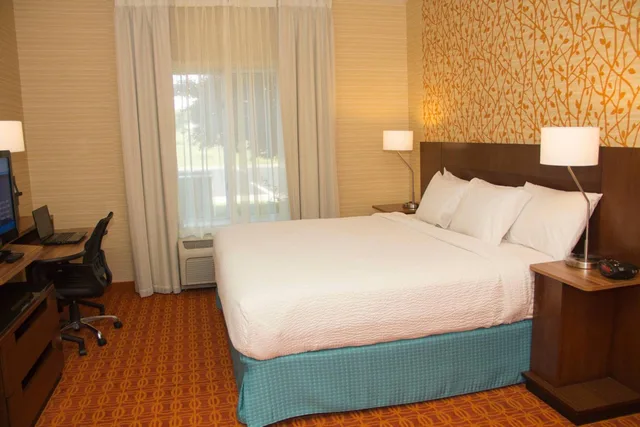 غرفة بسرير كينج بحوض استحمام لذوي الإعاقة، Comfort Inn & Suites Watervliet 4/7