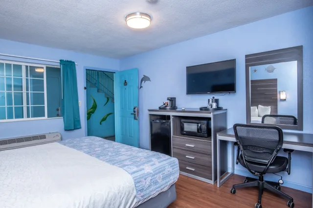 غرفة قياسية بسرير كينج بغرفتي نوم، Aqua Breeze Inn 4/5