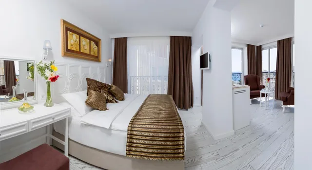 Grand, Suite, Wise Boutique Hotel & Spa 2/6