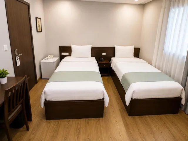 غرفة ديلوكس بسرير مزدوج أو سريرين منفصلين، Miramar Downtown Hotel 2/9
