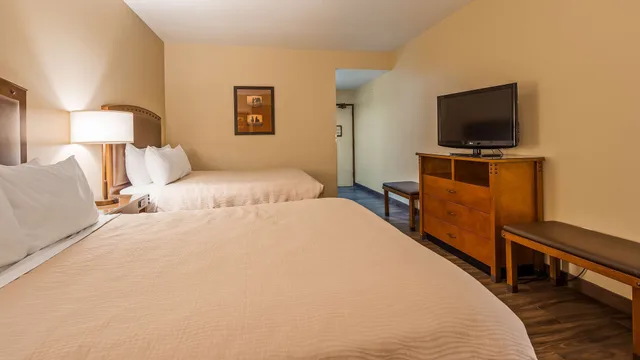 Standard, 2 Queen Beds, Best Western Plus Inn Of Williams 2/7